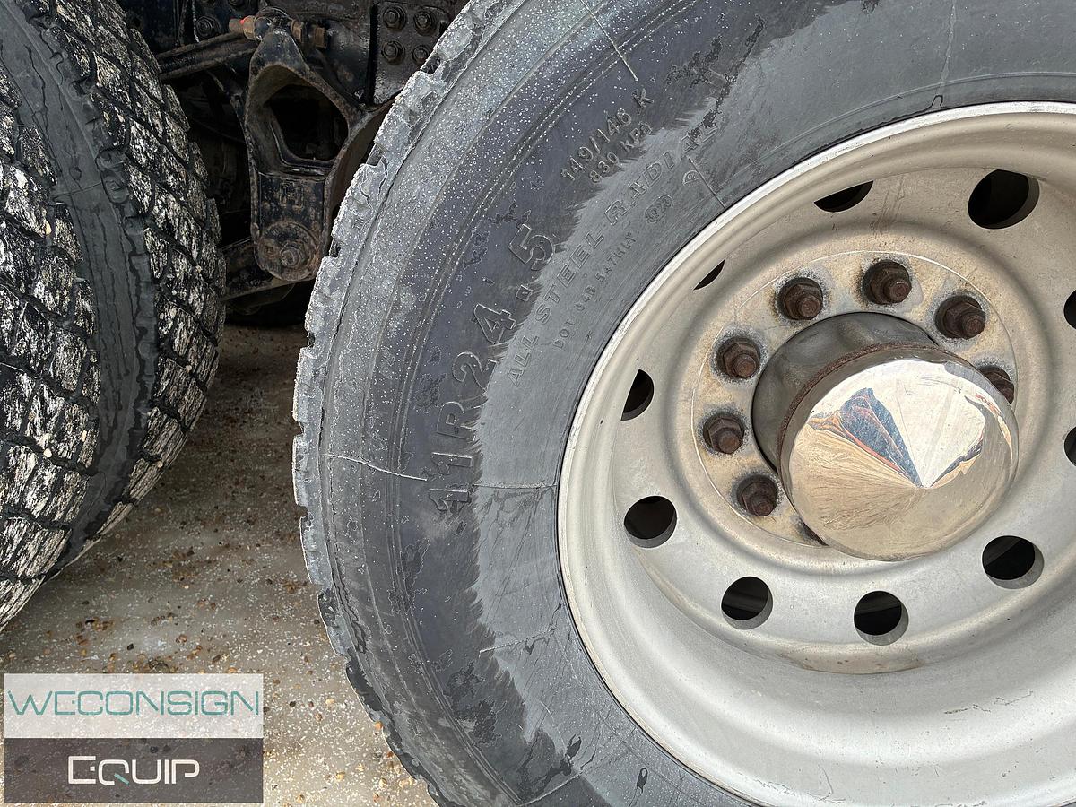 Used 2010 Kenworth T800 Tri Drive Winch Truck