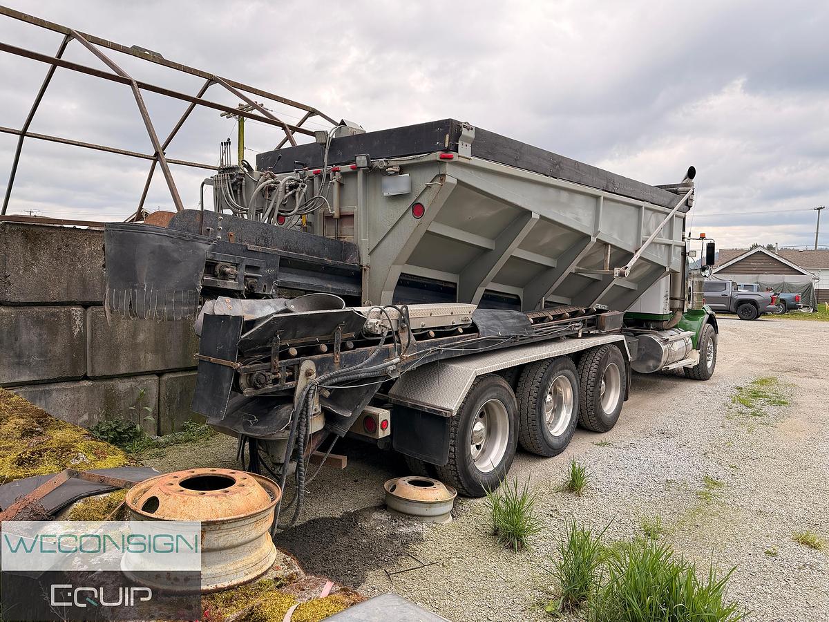 Used 2000 Kenworth T800 Stone and Spreader Truck