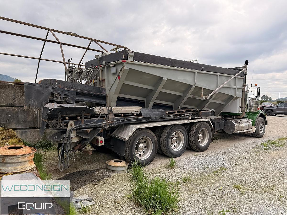 Used 2000 Kenworth T800 Stone and Spreader Truck