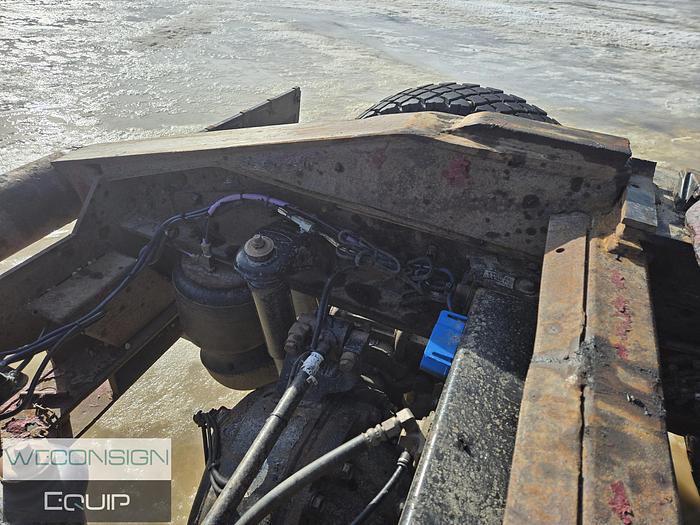 Used 2013 Peterbilt 367 Sleeper Winch Truck