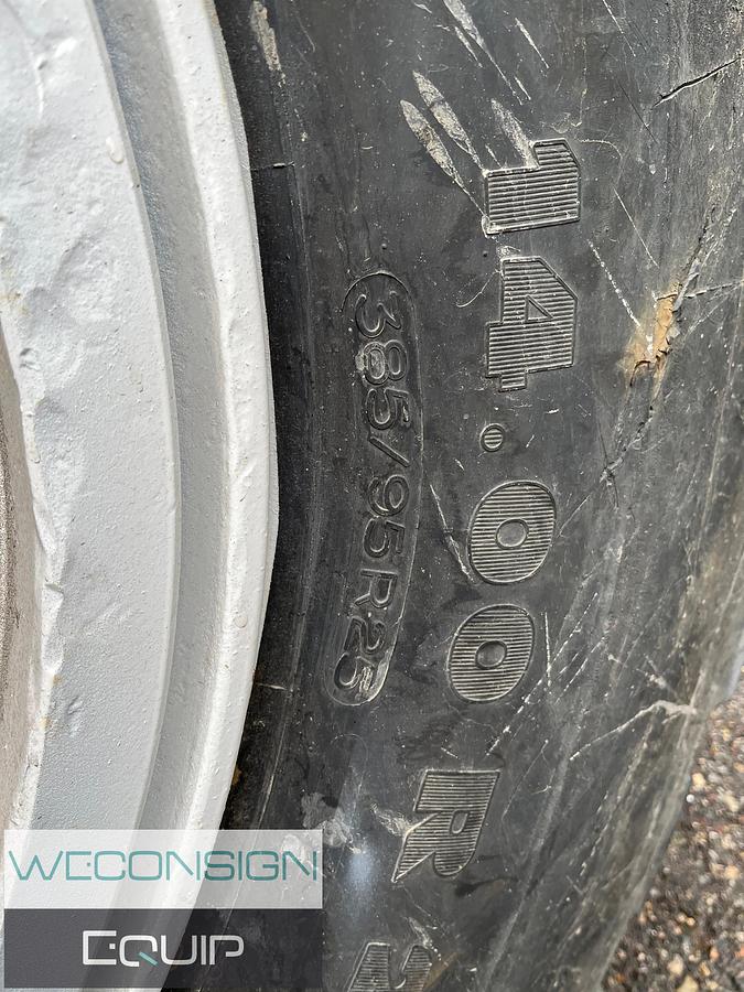 Used 2007 Western Star 6900XD 8x8 Bed Truck