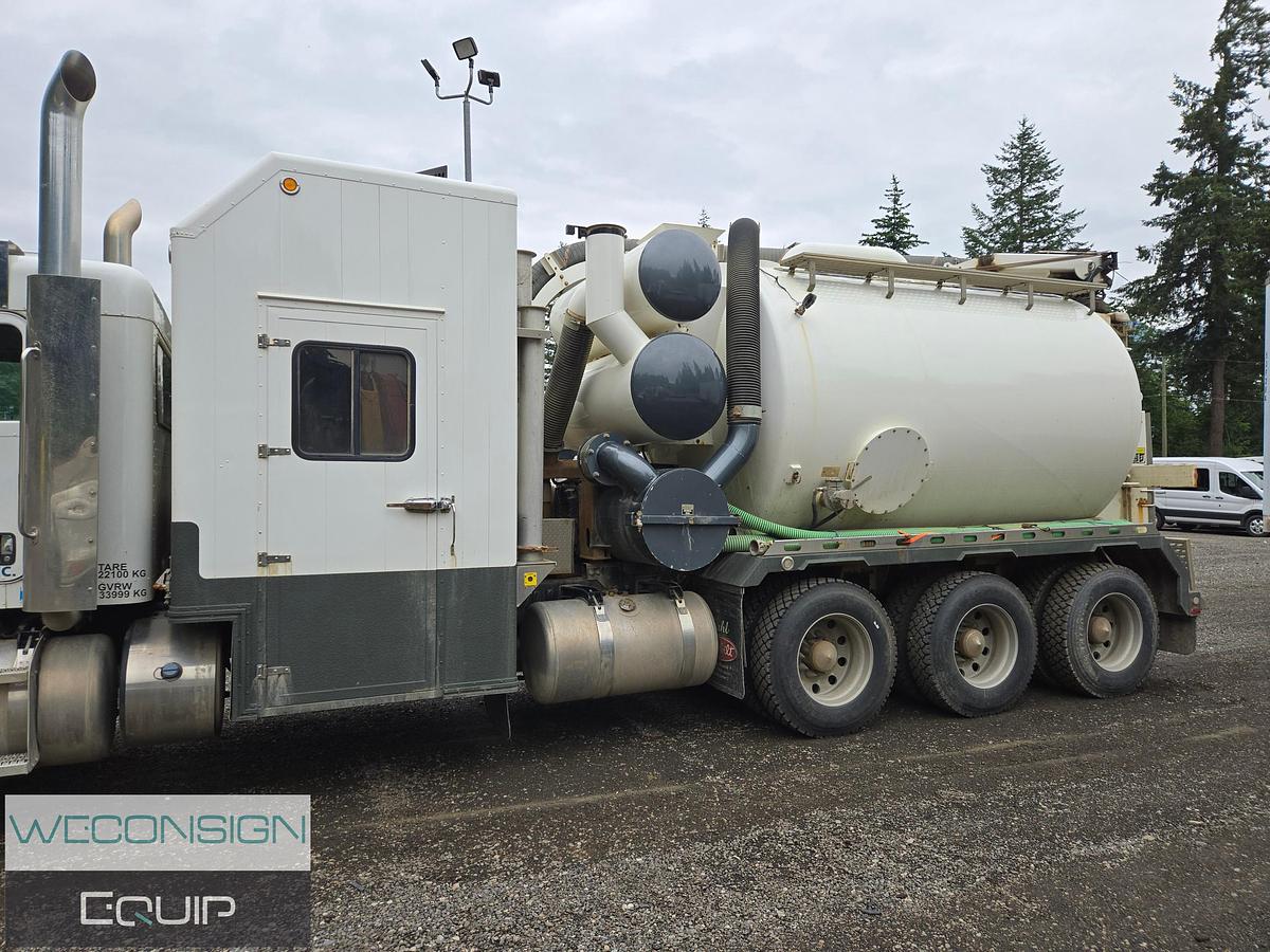 Used 2015 Peterbilt Tri-Axle Hydrovac