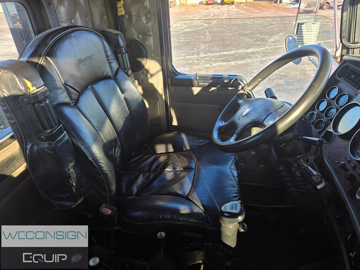 Used 2006 Kenworth C500B Bed Truck