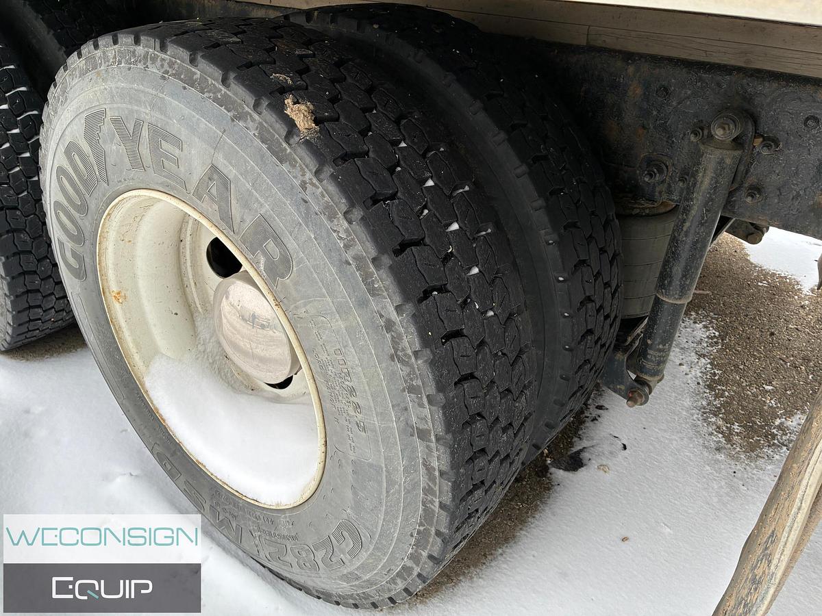 Used 2015 Kenworth T370 Van Truck