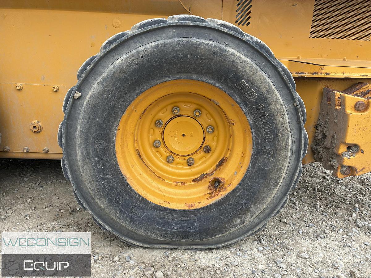 Used John Deere 324G Skid Steer
