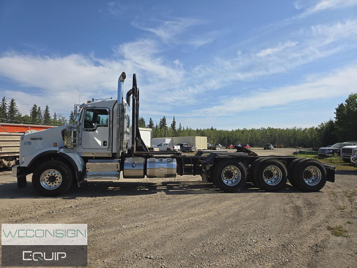 Used 2020 Kenworth T800 Daycab Logging Truck