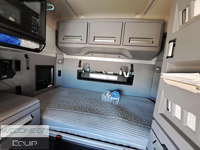 Used 2024 Mack  Anthem Hwy Tractor