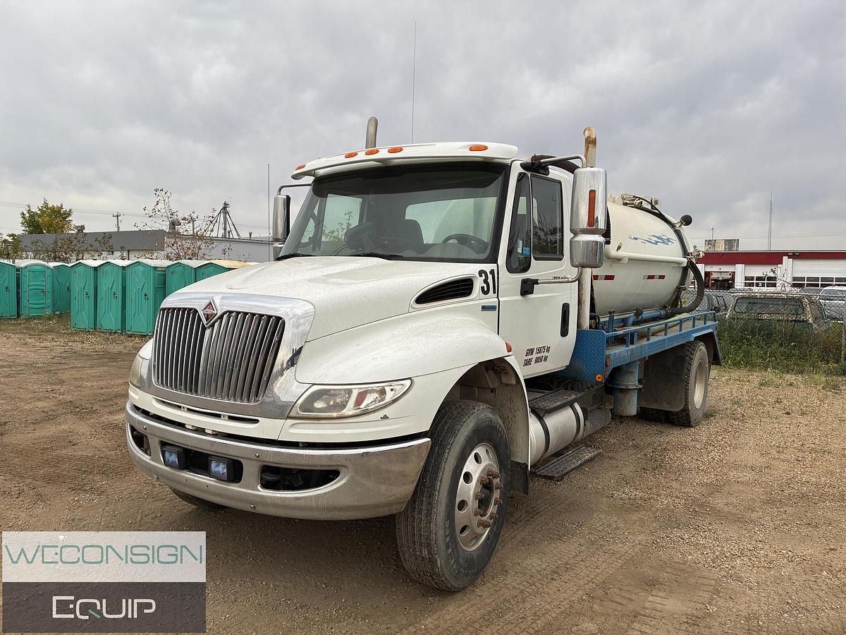 Used 2009 International 4400SBA 4x2 Vacuum Truck