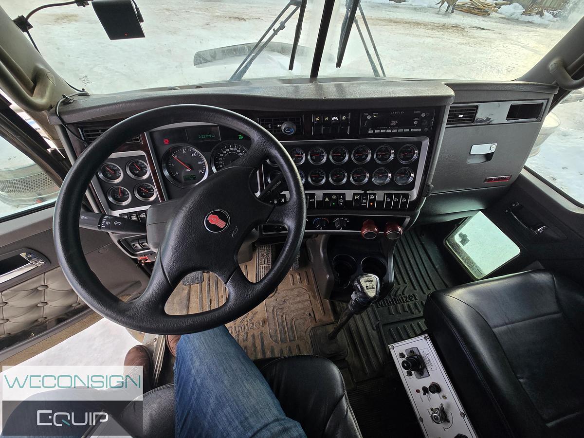 Used 2013 Kenworth T800 Winch Truck