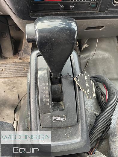 Used 2002 Nissan 2500 – Pavement Marking Vocational Truck