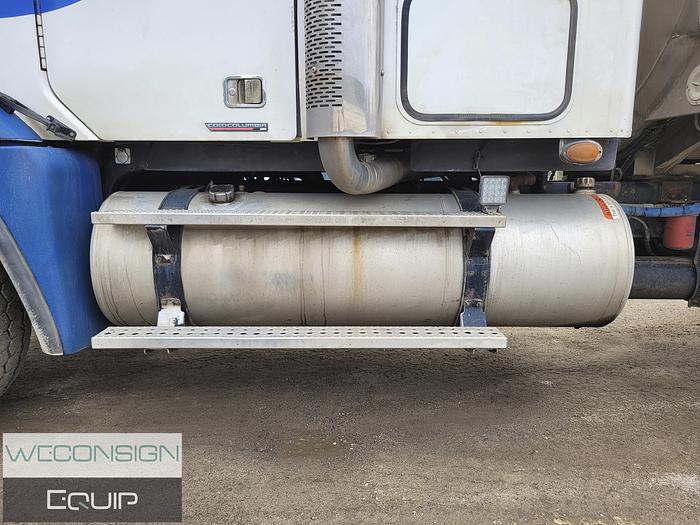 Used 2007 Freightliner Columbia Water/Tank