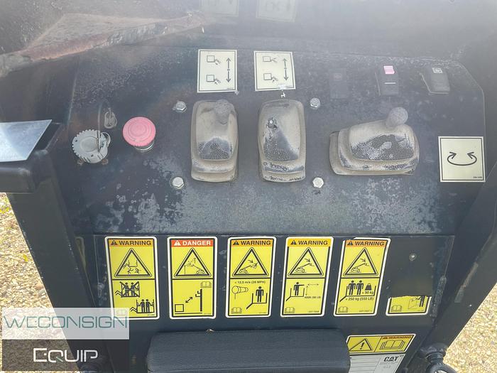 Used 2005 CAT TH580B 11,000 lbs Telehandler Zoom Boom