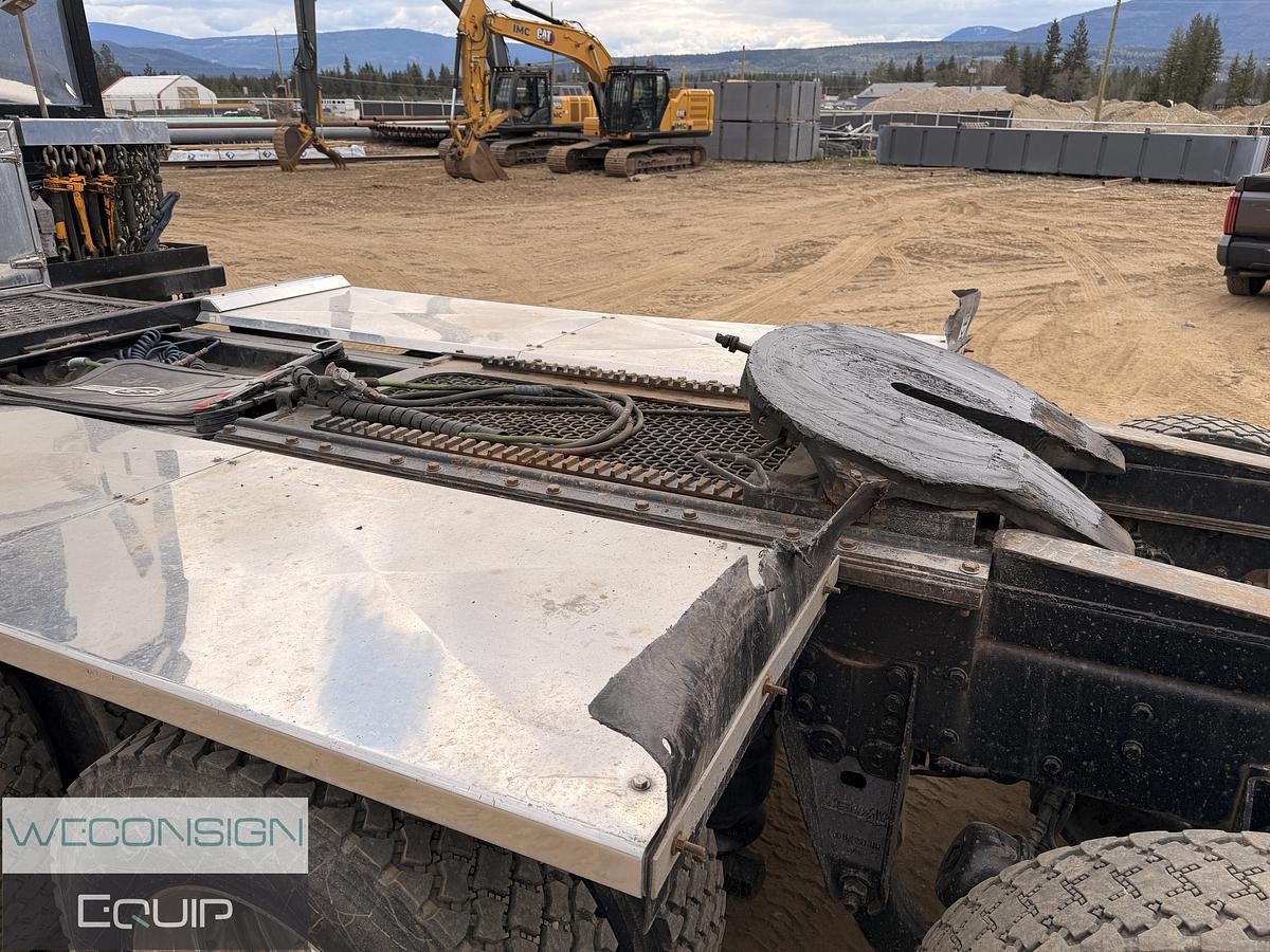 Used 2009 Kenworth T800 Winch Truck