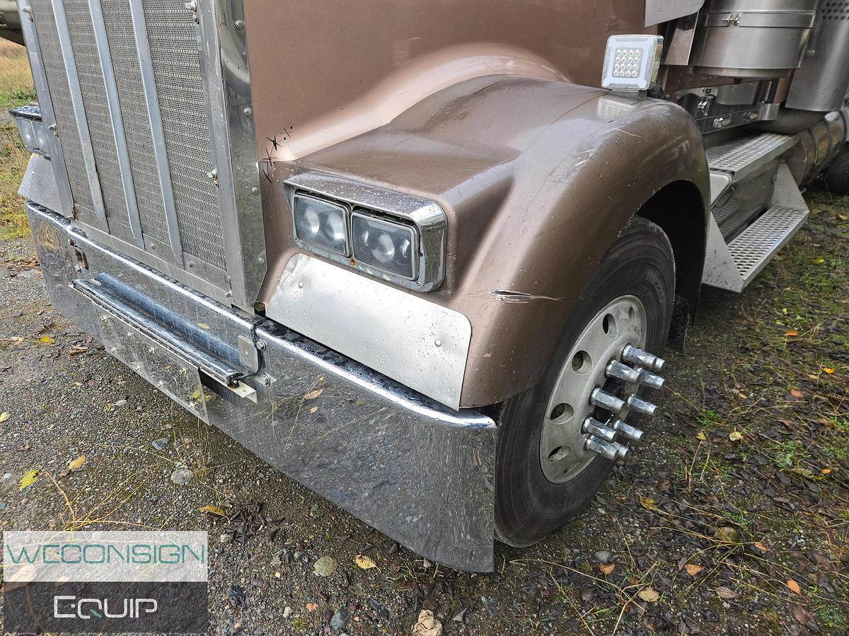 Used 2009 Kenworth W900L TA Sleeper Truck Tractor