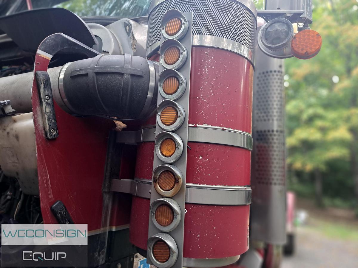 Used 2006 Kenworth W900L Sleeper Tractor