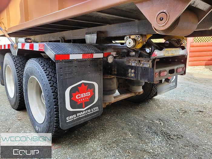 Used 2019 Peterbilt 367 Tandem Roll Off Truck