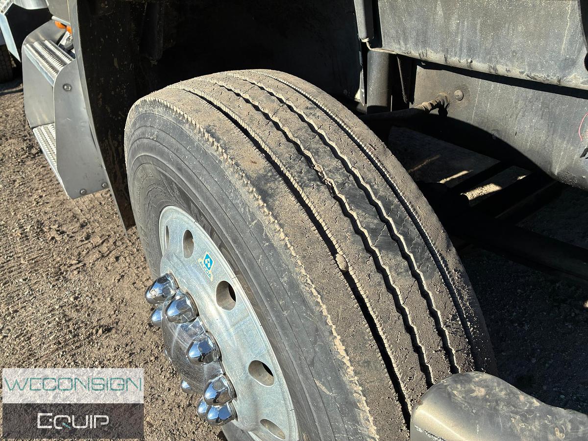 Used 1995 Freightliner FL106