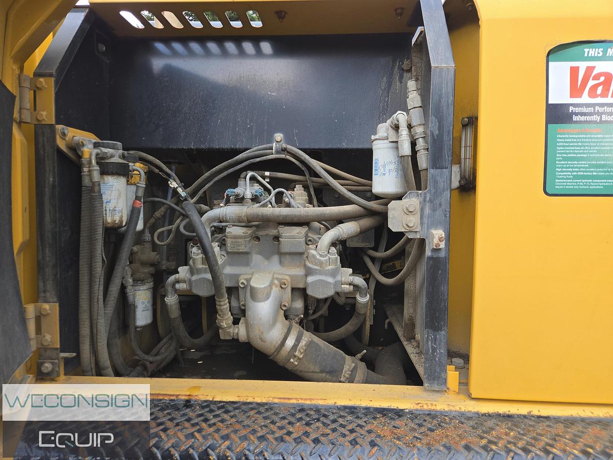 Used 2007 John Deere 240D Excavator