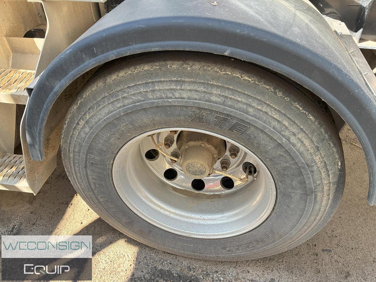 Used 2024 Lode King Super B Grain Trailer