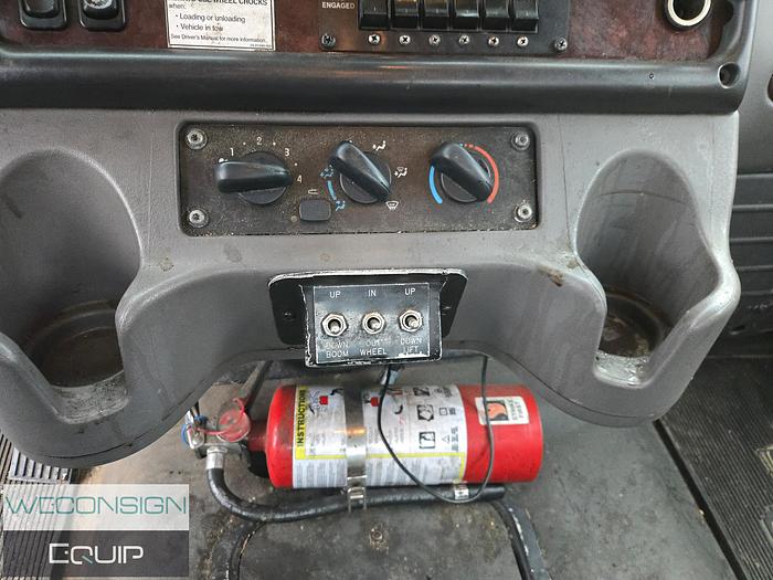 Used 2009 Freightliner M2 Tow Truck