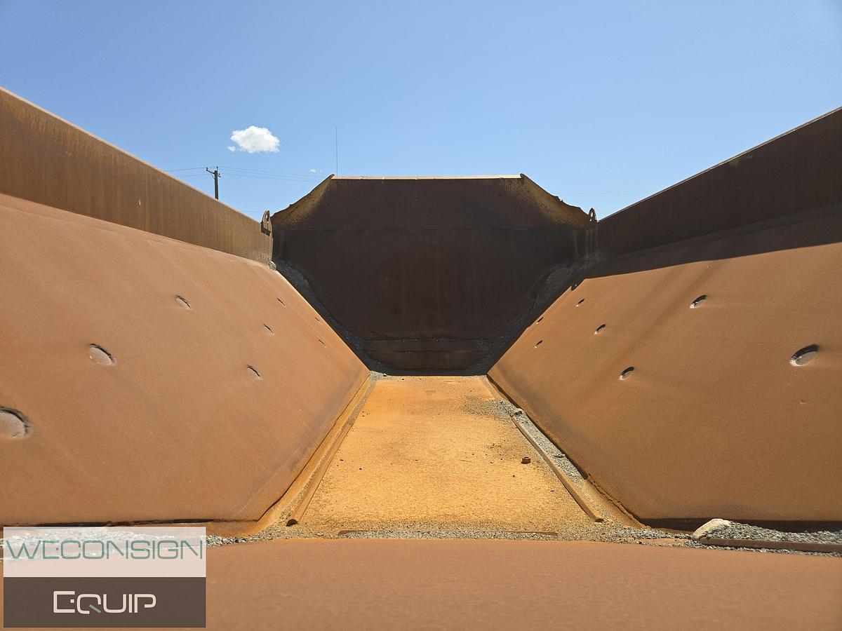 Used RT33 2011 John Deere 300D Articulated Dump Truck