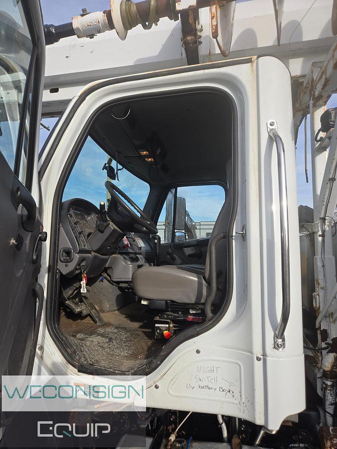 Used 2013 Freightliner 114SD TA Digger Truck