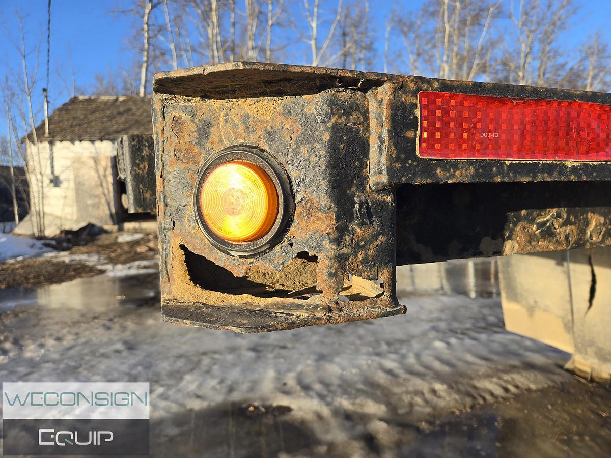 Used 2006 Manac 53' Flat Deck Sliding Axle