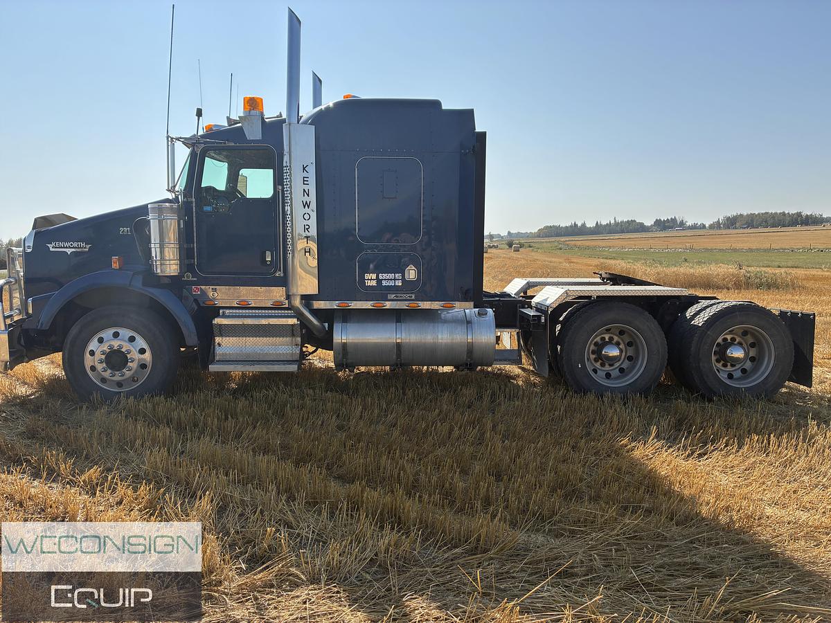 Used 2005 Kenworth T800 Sleeper Tractor