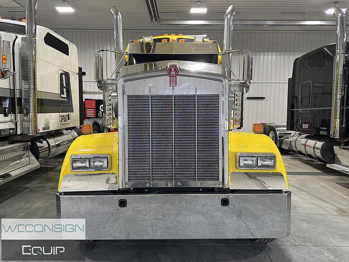 Used 2019 Kenworth W900L Sleeper Tandem Yellow