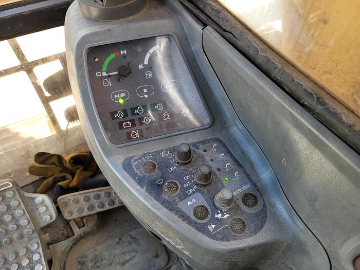 Used 1997 John Deere 200LC  Excavator