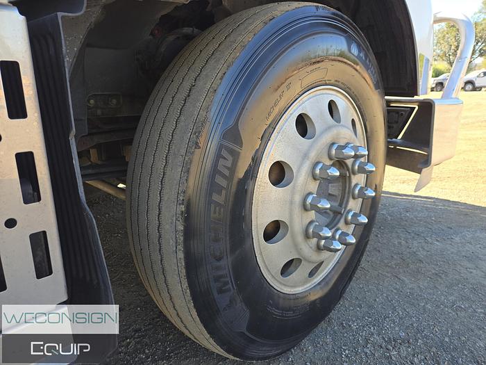 Used 2013 Volvo VNL TA Heavy Spec Tractor