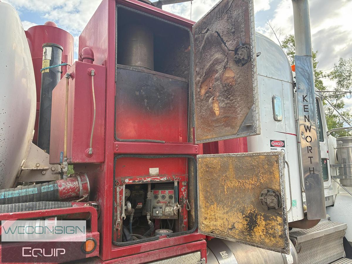 Used 2010 Kenworth T800 Tri Drive Combo Vac