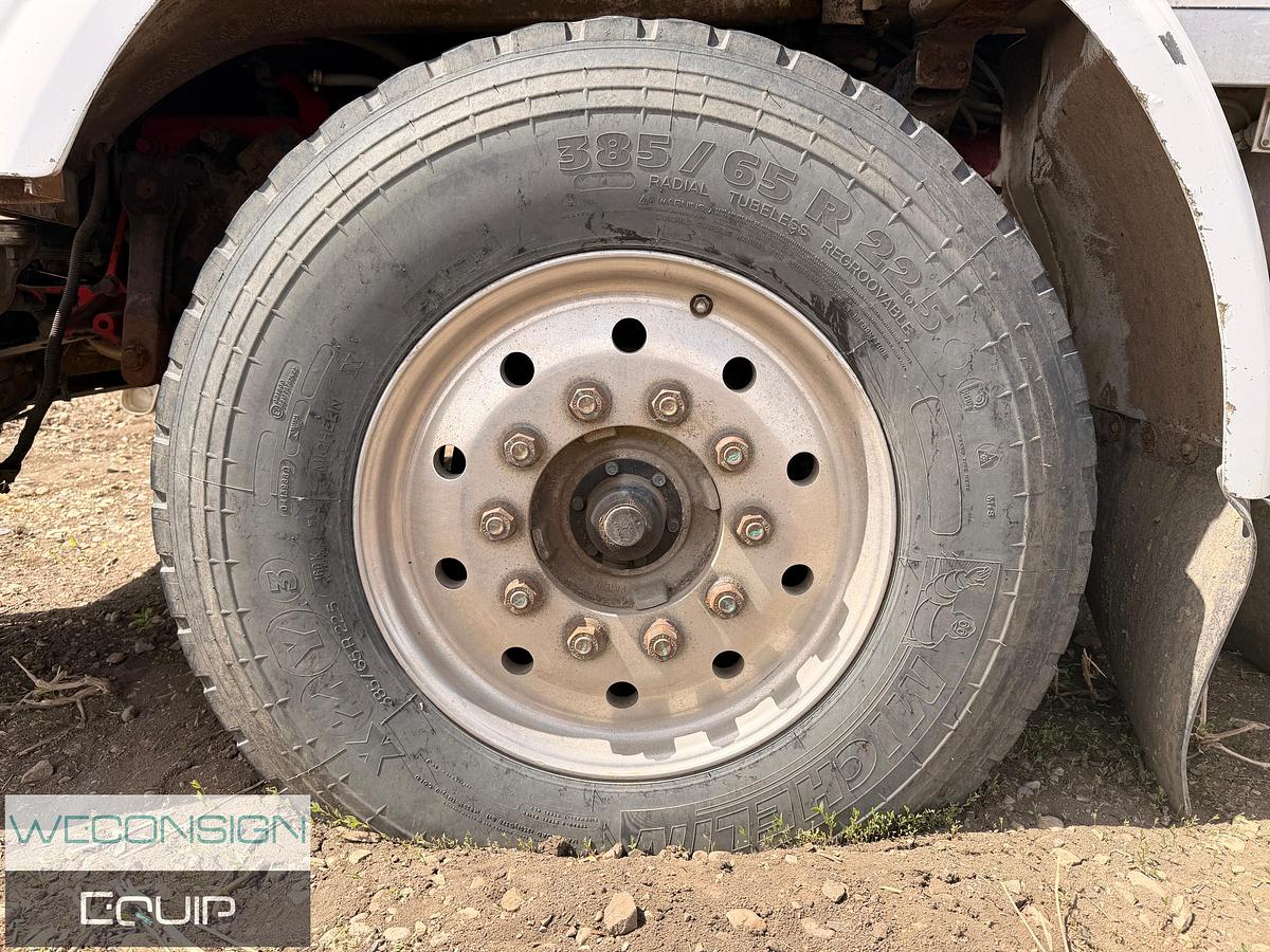 Used 2004 Peterbilt 378 Tandem Winch Truck
