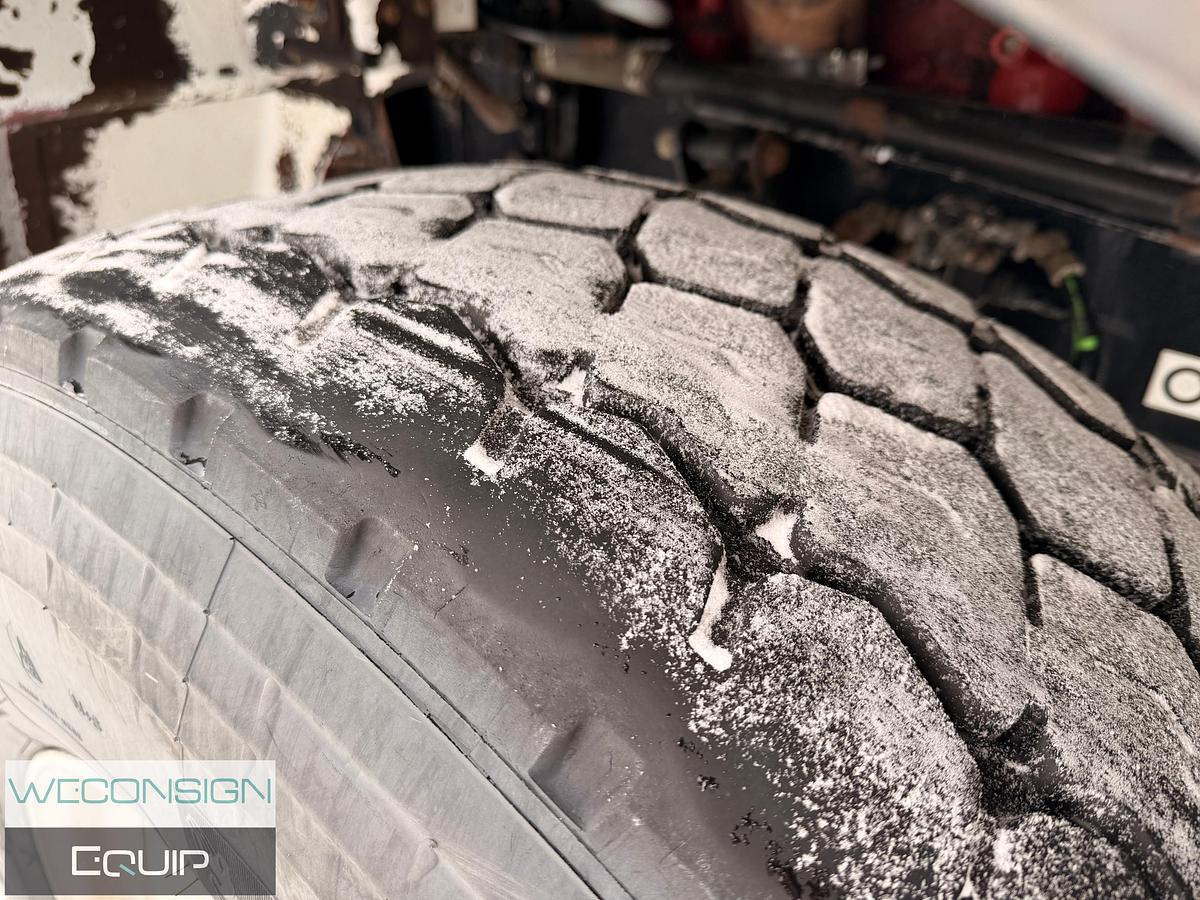 Used 2011 Kenworth T800 Tri Drive Texas Bed Truck