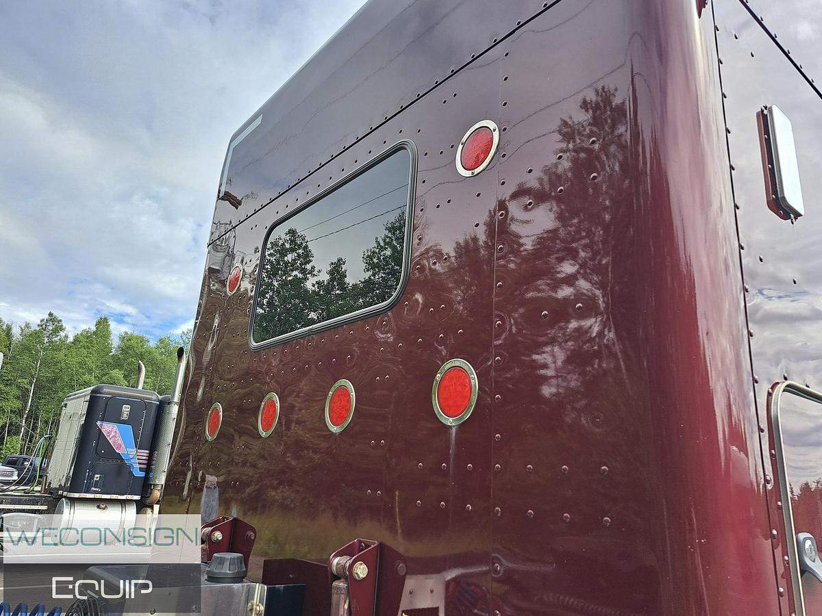 Used 2022 Peterbilt 389