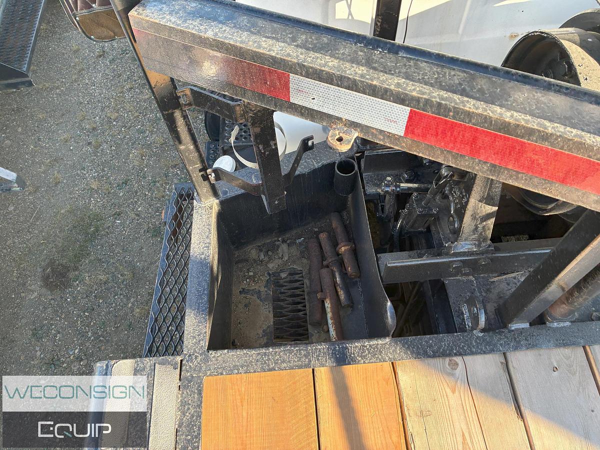 Used 1986 Mack Single Bed Truck