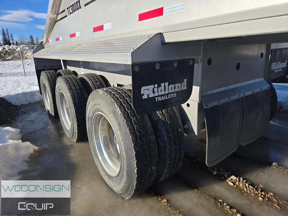 Used 2022 Midland MG43TC3000X Clam Dump Trailer