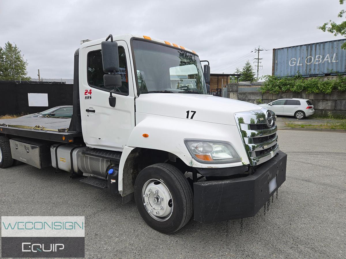 Used 2013 Hino Single Axle Rollback / Tow Truck