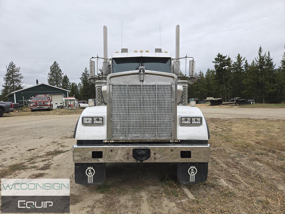 Used 2006 Kenworth W900B Sleeper Truck Tractor