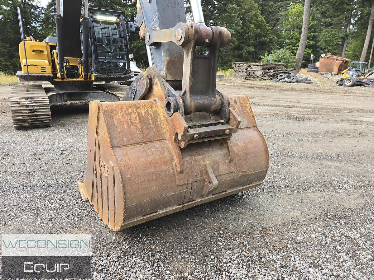 Used 2007 John Deere 240D Excavator