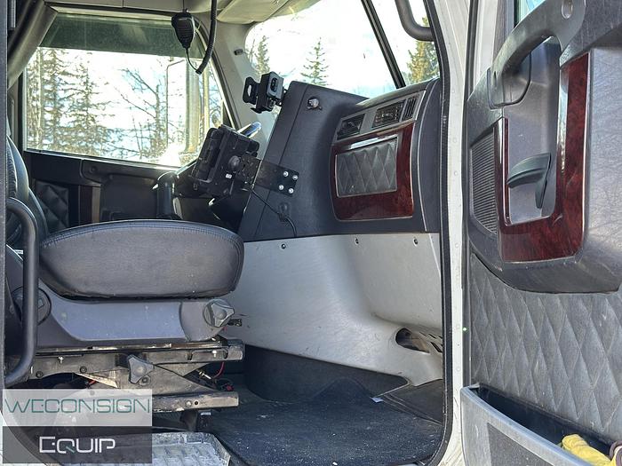 Used 2014 Freightliner Coronado 122SD - #02034