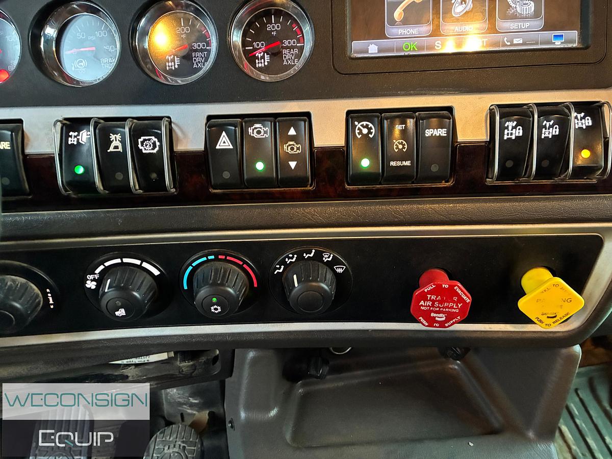 Used 2015 Kenworth C500 Winch Truck