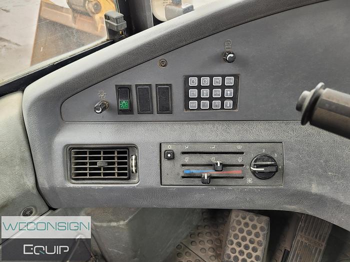 Used 2004 Volvo  A25D Articulated-Dump-Truck