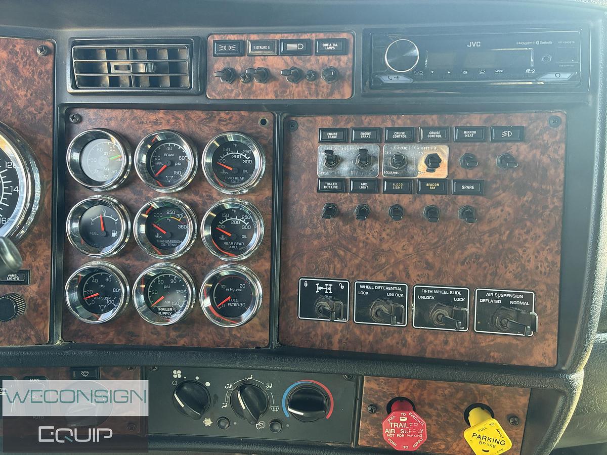 Used 2005 Kenworth T800 Sleeper Tractor