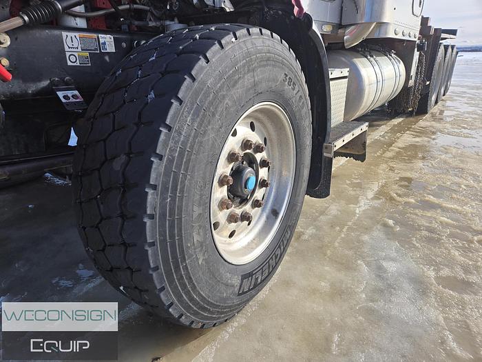 Used 2013 Peterbilt 367 Sleeper Winch Truck