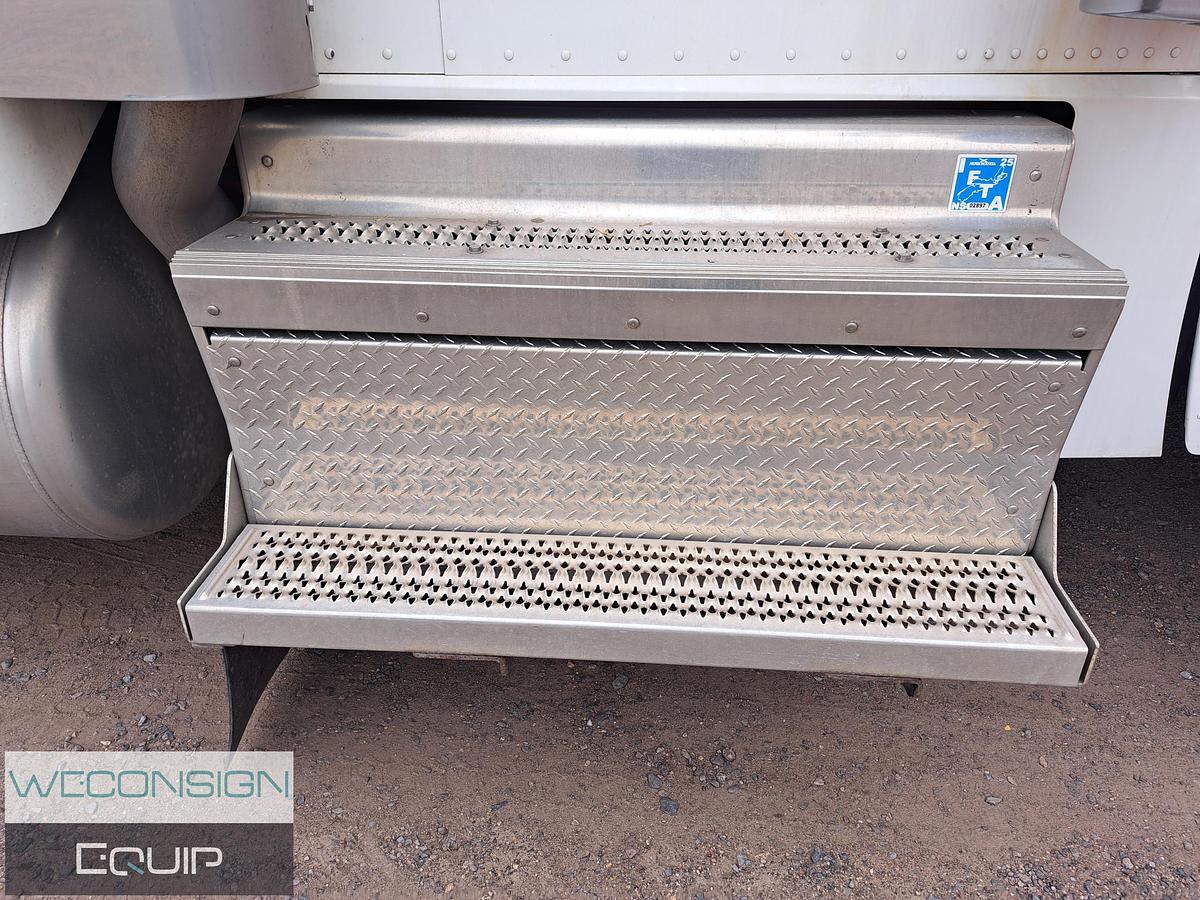 Used 2021 Peterbilt 389 Long Nose