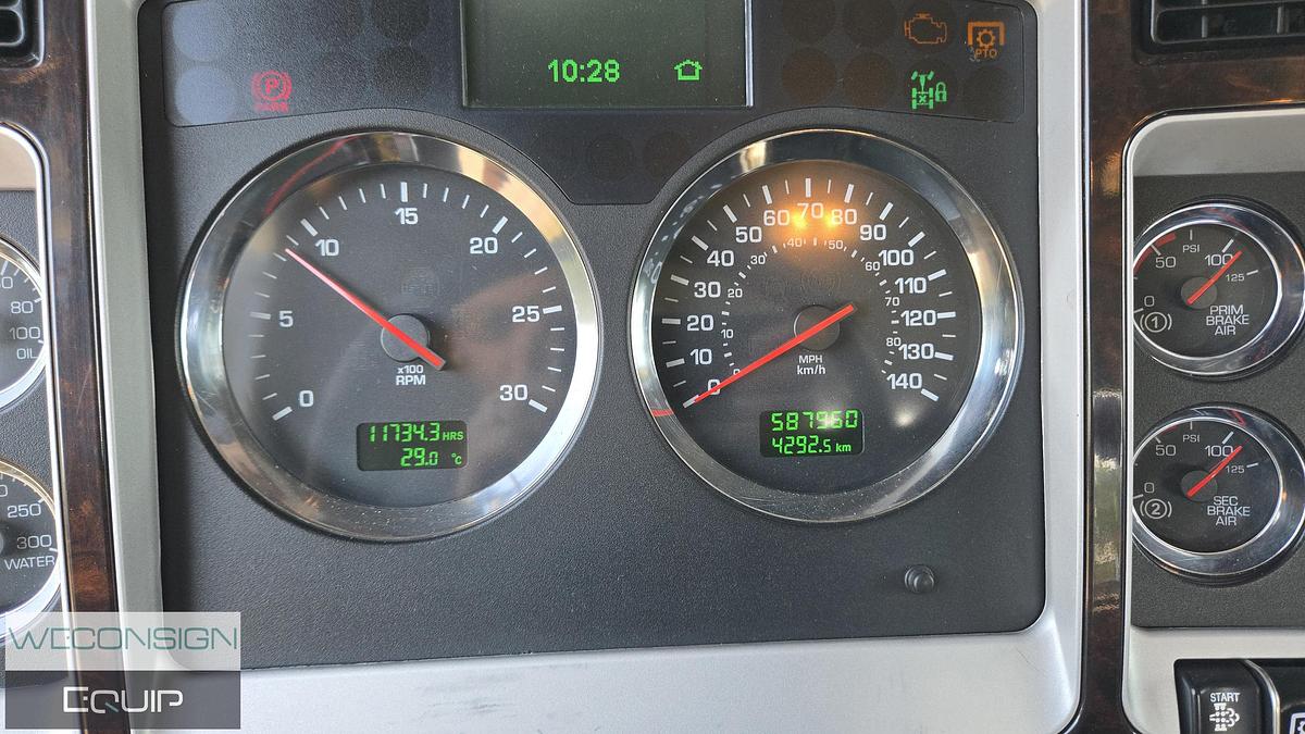 Used 2020 Kenworth T800 Daycab Logging Truck