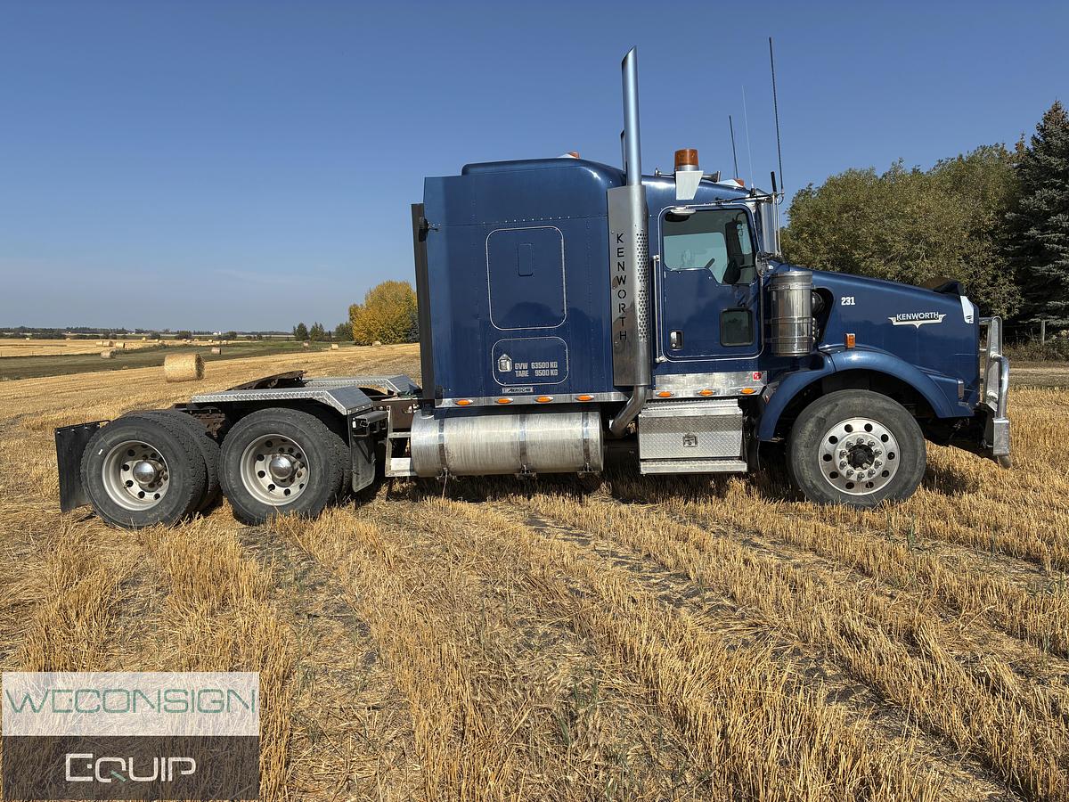 Used 2005 Kenworth T800 Sleeper Tractor