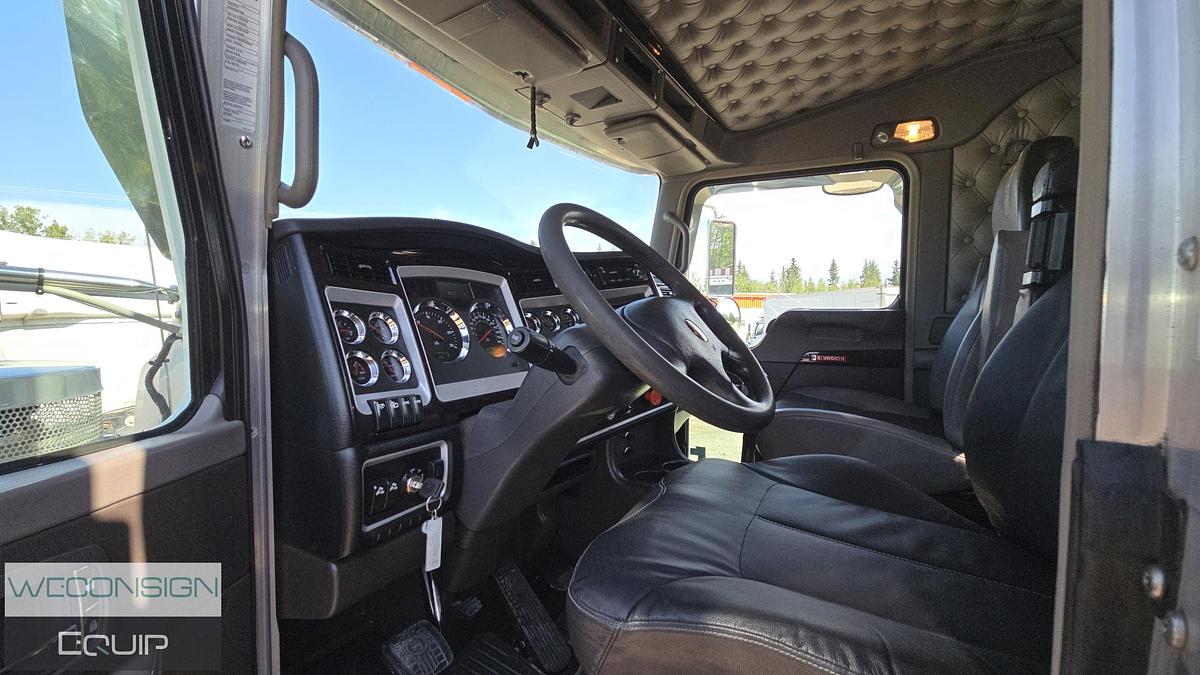 Used 2020 Kenworth T800 Daycab Logging Truck