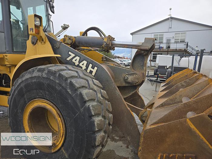 Used 2001 John Deere 744H Wheel Loader